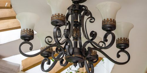 Tips Memilih Lampu Gantung yang Tepat untuk Interior Rumah